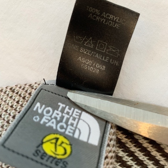 The North Face knitted beanie scarf One size Big girls plaid design pink & tan - Picture 10 of 15